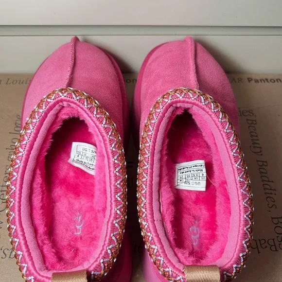 UGG Pink Platform - Picture 2 of 3